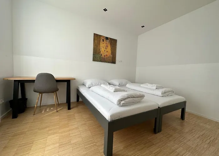 Lion's N Aparthotel